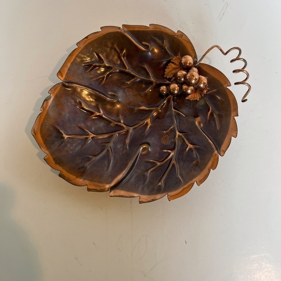 Vintage Copper Grape Leaf Metalware Tray - Picture 11 of 11